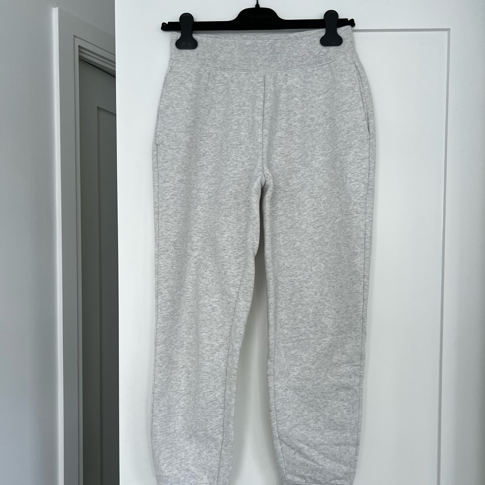 Aritzia sweatpants